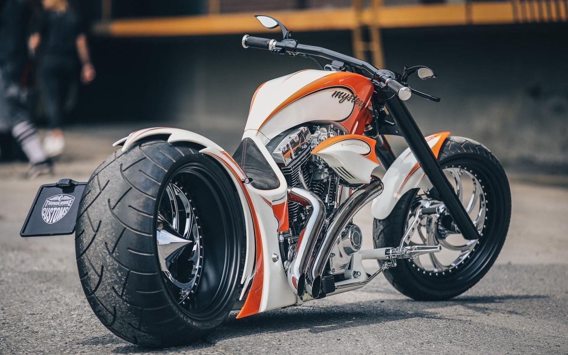 未来足球场馆将实现全场高清视频监控,确保赛事安全,足球场摄像头位置