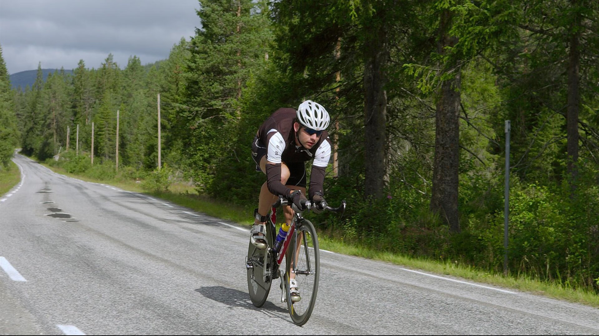 “黑马”战术崛起：创新策略助球队翻身，战术突入