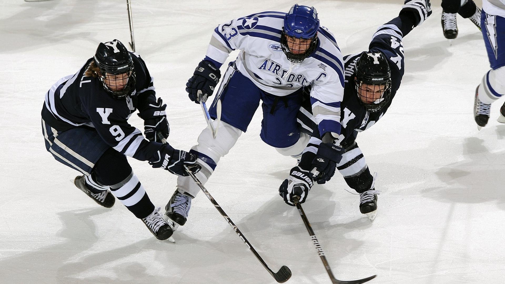 爱游戏体育-备战秘籍：球队如何应对球员伤缺？，担心球队缺乏深度